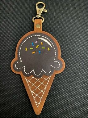 Portland Leather Goods Scoop Keychain - Grizzly.
